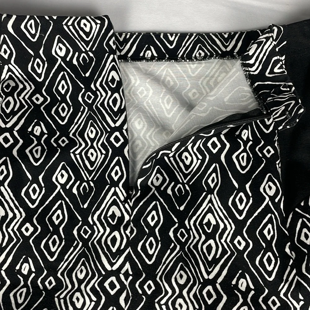 Chico’s Black and White Skirt Chico”s Size 00 Equivalent to XS - Picture 8 of 12